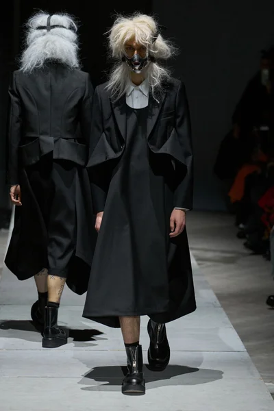 Look 11